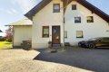 Gro�z�giges Zweifamilienwohnhaus in Randlage der Gemeinde Anschau mit fast schier endlosen M�glichkeiten