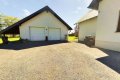 Gro�z�giges Zweifamilienwohnhaus in Randlage der Gemeinde Anschau mit fast schier endlosen M�glichkeiten