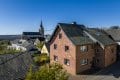 Gro�z�giges, komplett saniertes Einfamilienwohnhaus mit Einliegerwohnung im sehr gepflegten Zustand