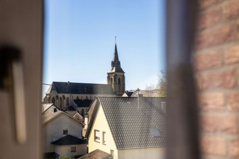 Gro�z�giges, komplett saniertes Einfamilienwohnhaus mit Einliegerwohnung im sehr gepflegten Zustand
