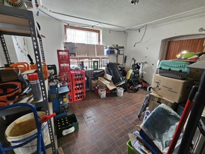 Gro�z�giges und ger�umiges Zweifamilienhaus mit viel Nutzfl�che - Ideal f�r gewerbliche Nebenutzung