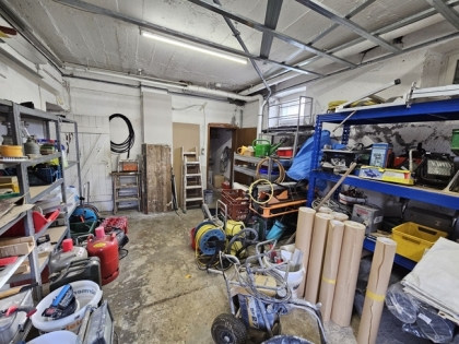 Gro�z�giges und ger�umiges Zweifamilienhaus mit viel Nutzfl�che - Ideal f�r gewerbliche Nebenutzung