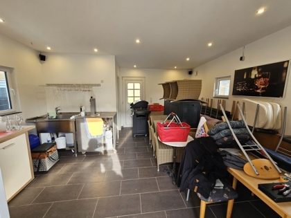 Gro�z�giges und ger�umiges Zweifamilienhaus mit viel Nutzfl�che - Ideal f�r gewerbliche Nebenutzung