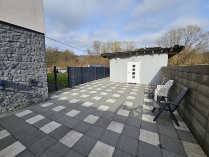 Gro�z�giges und ger�umiges Zweifamilienhaus mit viel Nutzfl�che - Ideal f�r gewerbliche Nebenutzung