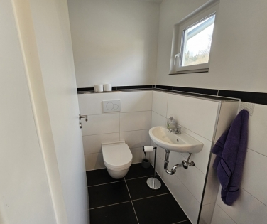 Gro�z�giges und ger�umiges Zweifamilienhaus mit viel Nutzfl�che - Ideal f�r gewerbliche Nebenutzung