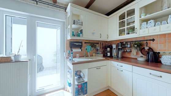 Grozgiges und laufend modernisiertes Einfamilienwohnhaus in zentraler Wohnlage der Eifelgemeinde Uersfeld