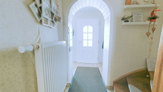 Grozgiges und laufend modernisiertes Einfamilienwohnhaus in zentraler Wohnlage der Eifelgemeinde Uersfeld