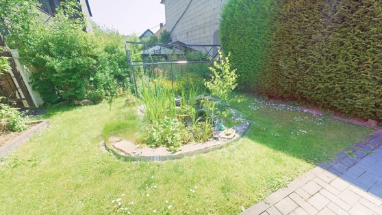 Grozgiges und laufend modernisiertes Einfamilienwohnhaus in zentraler Wohnlage der Eifelgemeinde Uersfeld