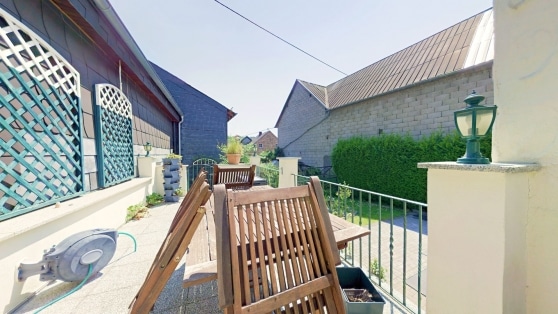 Grozgiges und laufend modernisiertes Einfamilienwohnhaus in zentraler Wohnlage der Eifelgemeinde Uersfeld