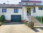 Grozgiges und laufend modernisiertes Einfamilienwohnhaus in zentraler Wohnlage der Eifelgemeinde Uersfeld