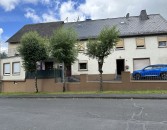 Grozgiges und zum Teil vermietetes Dreifamilienwohnhaus in Ulmen