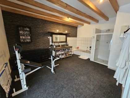 Gro�z�giges, vielseitig nutzbares Einfamilienhaus mit Anbauwohnung - Ideal als Mehrgenerationenhaus!