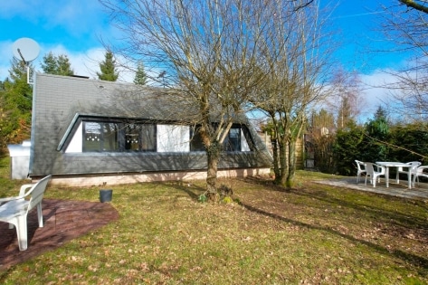 Gut gepflegter, ruhig gelegener Ferienbungalow mit Terrasse und Gartenhaus