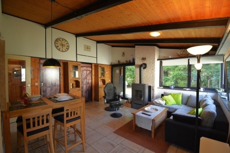 Gut gepflegter, ruhig gelegener Ferienbungalow mit Terrasse und Gartenhaus