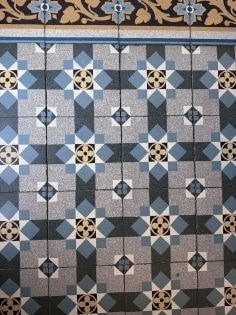 Handwerker an der Mosel aufgepasst! 
Groes Einfamilienhaus mit historisch wertvoller Fassade in Klotten!