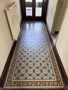 Handwerker an der Mosel aufgepasst! 
Groes Einfamilienhaus mit historisch wertvoller Fassade in Klotten!