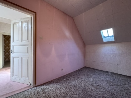 Handwerker an der Mosel aufgepasst! 
Gro�es Einfamilienhaus mit historisch wertvoller Fassade in Klotten!