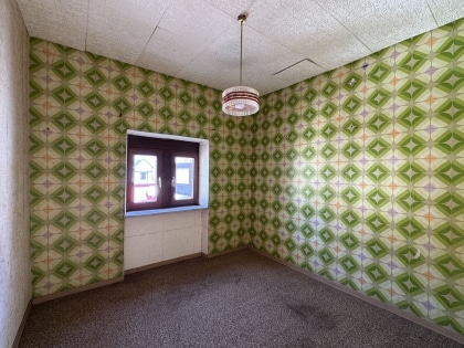 Handwerker an der Mosel aufgepasst! 
Gro�es Einfamilienhaus mit historisch wertvoller Fassade in Klotten!