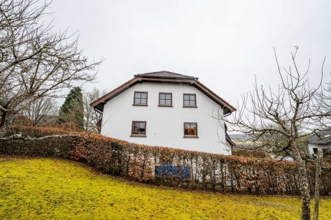 Hier steht Ihr Wohntraum, auf einem insgesamt 2.589 m groen Grundstck, in der Vulkaneifel!