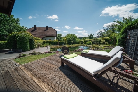 Hier steht Ihr Wohntraum, auf einem insgesamt 2.589 m groen Grundstck, in der Vulkaneifel!