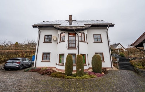 Hier steht Ihr Wohntraum, auf einem insgesamt 2.589 m groen Grundstck, in der Vulkaneifel!