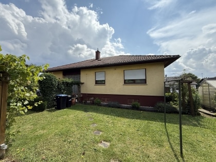 Hier wartet Ihr Einfamilienwohnhaus (Bungalow) auf Ihren Einzug in Feldrandlage der Gemeinde dersdorf