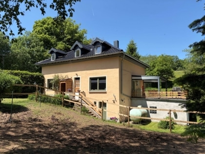 Idyllisch gelegenes Landhaus mit weitl�ufigen Weidefl�chen und eigenem Wald - ideal f�r Tierhalter!