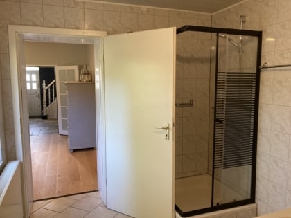 Idyllisch gelegenes Landhaus mit weitl�ufigen Weidefl�chen und eigenem Wald - ideal f�r Tierhalter!