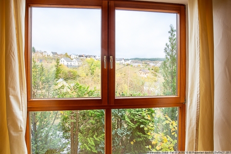 Idyllisches Einfamilienhaus mit Doppelgarage und wild-romantischem Garten zwischen Adenau und Mayen