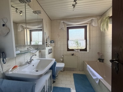 Ihr tolles neues Zuhause mit Extra-Einkommen: Erdgeschoss mit gro�em Garten bald frei - DG vermietet!