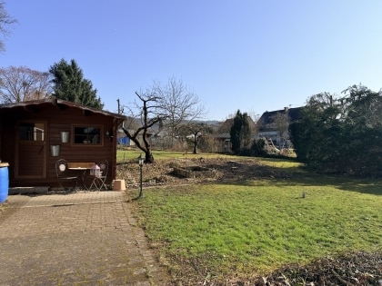 Ihr tolles neues Zuhause mit Extra-Einkommen: Erdgeschoss mit gro�em Garten bald frei - DG vermietet!