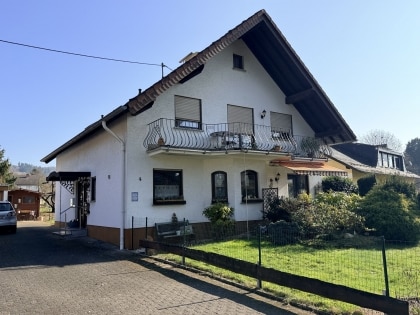 Ihr tolles neues Zuhause mit Extra-Einkommen: Erdgeschoss mit gro�em Garten bald frei - DG vermietet!