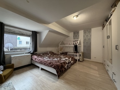 *Immobilienpaket* - Grundst�ck mit Entwicklungspotenzial und zwei vermietete Einfamilienh�user in L�f an der Mosel!