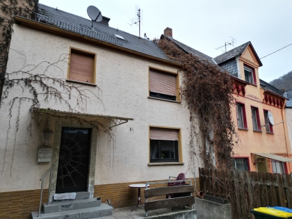 *Immobilienpaket* - Grundst�ck mit Entwicklungspotenzial und zwei vermietete Einfamilienh�user in L�f an der Mosel!
