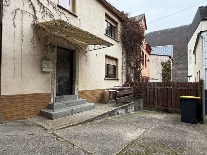 Investoren gesucht - Grundst�ck mit Entwicklungspotenzial und zwei vermietete Einfamilienh�user in L�f an der Mosel!