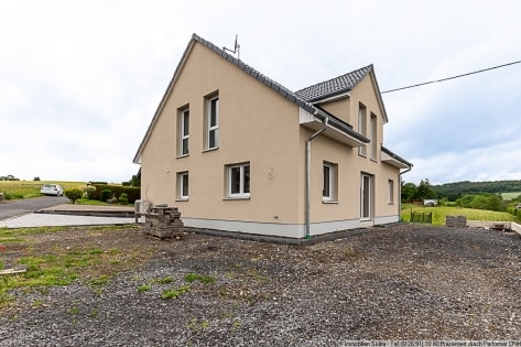 Junger Neubau aus 2023 mit Doppelgarage und groem Grundstck in Retterath/Vulkaneifel