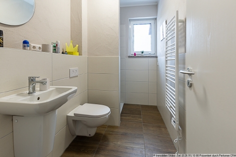 Junger Neubau aus 2023 mit Doppelgarage und gro�em Grundst�ck in Retterath/Vulkaneifel