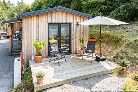 Kleines, kompaktes Tiny House mit Terrasse und Carport in Acht zwischen Mayen und Adenau