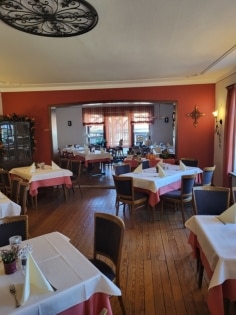 Landgasthof mit Restaurant, Festsaal, Biergarten, 6 Gstezimmern und Betreiberwohnung