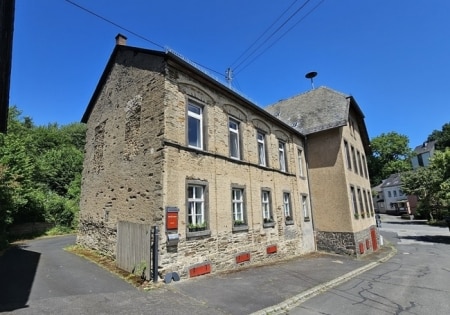Markantes Wohnhaus mit Ferienhaus (8 Personen), auch ideal als Zweifamilienhaus
