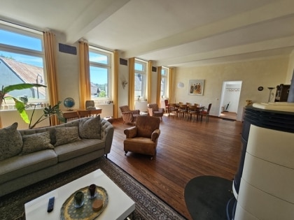 Markantes Wohnhaus mit Ferienhaus (8 Personen), auch ideal als Zweifamilienhaus