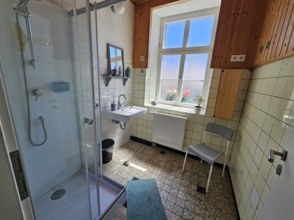 Markantes Wohnhaus mit Ferienhaus (8 Personen), auch ideal als Zweifamilienhaus