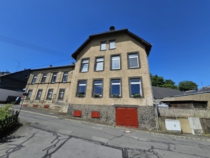 Markantes Wohnhaus mit Ferienhaus (8 Personen), auch ideal als Zweifamilienhaus