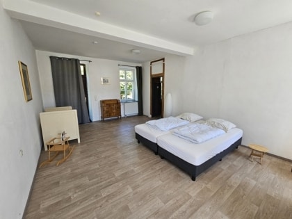 Markantes Wohnhaus mit Ferienhaus (8 Personen), auch ideal als Zweifamilienhaus
