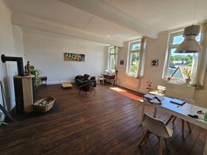 Markantes Wohnhaus mit Ferienhaus (8 Personen), auch ideal als Zweifamilienhaus
