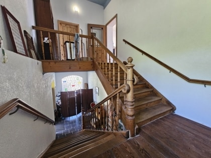 Markantes Wohnhaus mit Ferienhaus (8 Personen), auch ideal als Zweifamilienhaus
