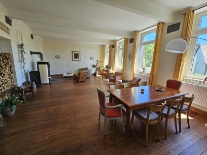 Markantes Wohnhaus mit Ferienhaus (8 Personen), auch ideal als Zweifamilienhaus