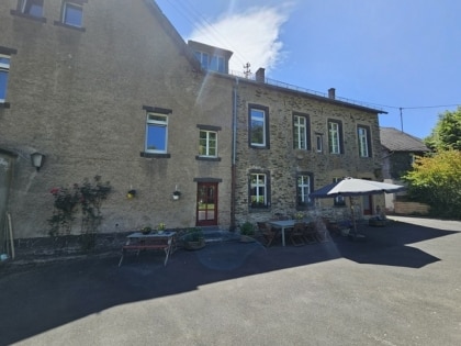 Markantes Wohnhaus mit Ferienhaus (8 Personen), auch ideal als Zweifamilienhaus