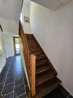 Markantes Wohnhaus mit Ferienhaus (8 Personen), auch ideal als Zweifamilienhaus