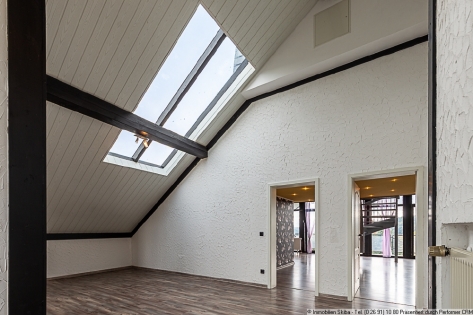 Mit Doppelgarage: Maisonette-Eigentumswohnung mit Panoramablick - Nhe Nrburgring